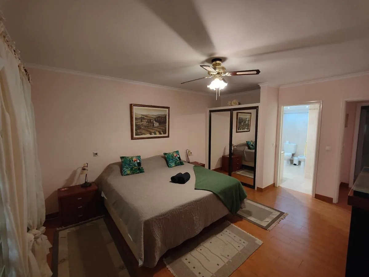 By The Beach & Pool Apartment Funchal