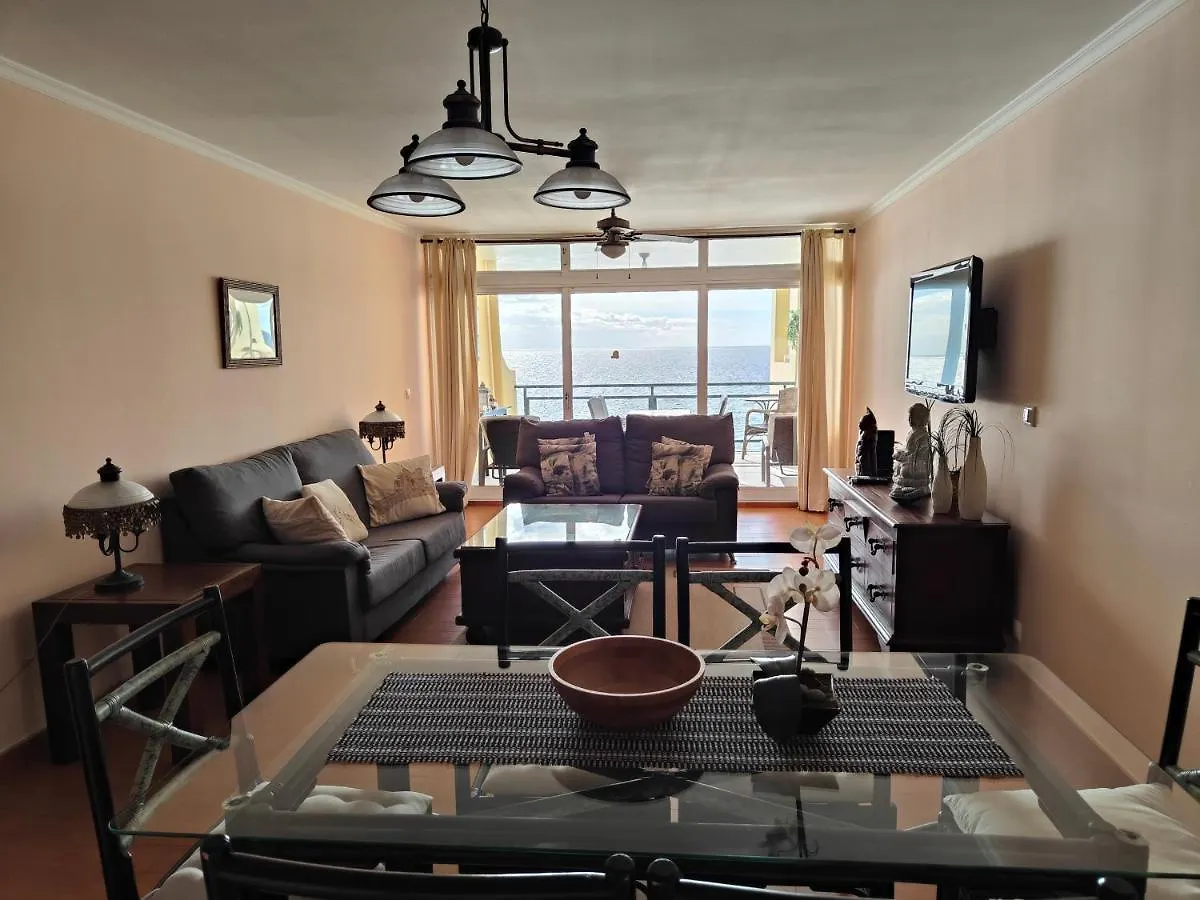 By The Beach & Pool Apartment Funchal  Funchal (Madeira)