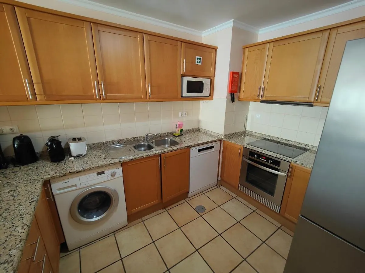 By The Beach & Pool Apartment Funchal  Funchal (Madeira)