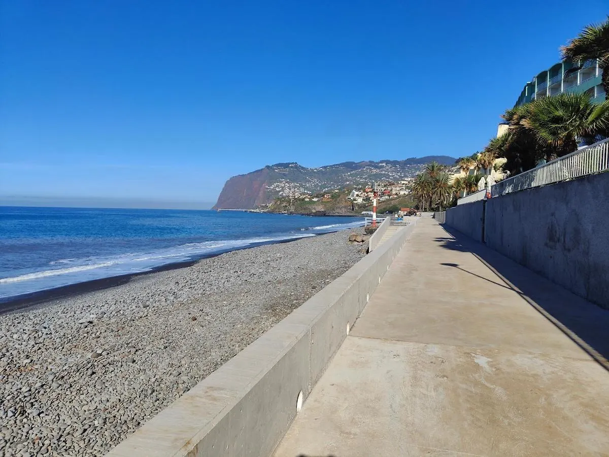 By The Beach & Pool Apartment Funchal   Funchal (Madeira)