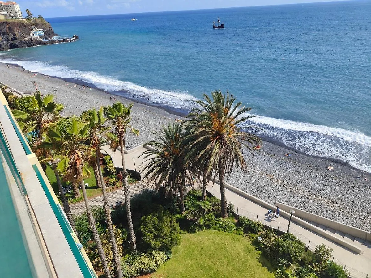 By The Beach & Pool Apartment Funchal  Funchal (Madeira)