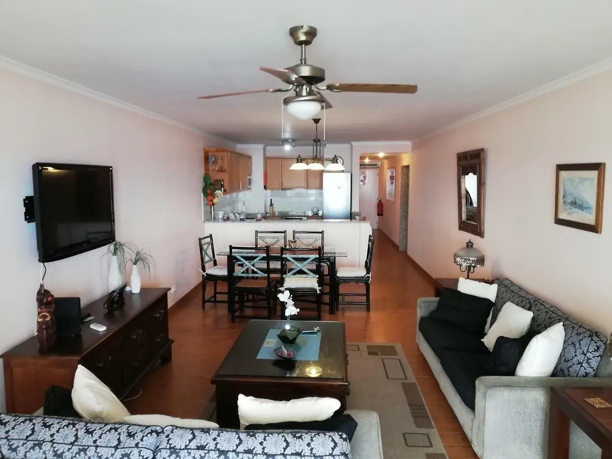 By The Beach & Pool Apartment Funchal