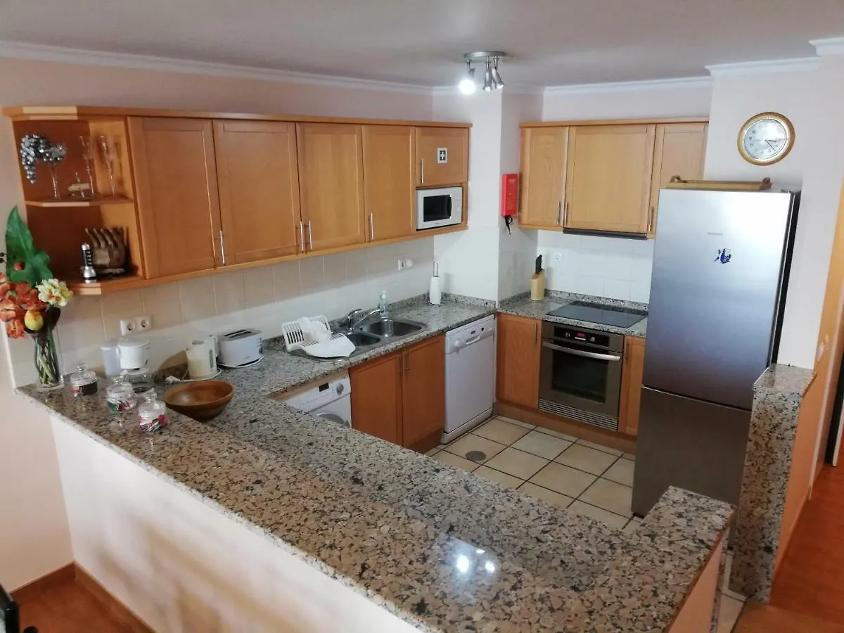 By The Beach & Pool Apartment Funchal