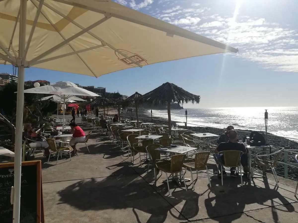 By The Beach & Pool Apartment Funchal