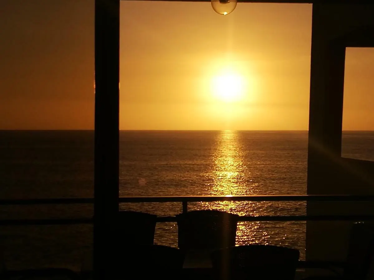 By The Beach & Pool Apartment Funchal   Funchal (Madeira)