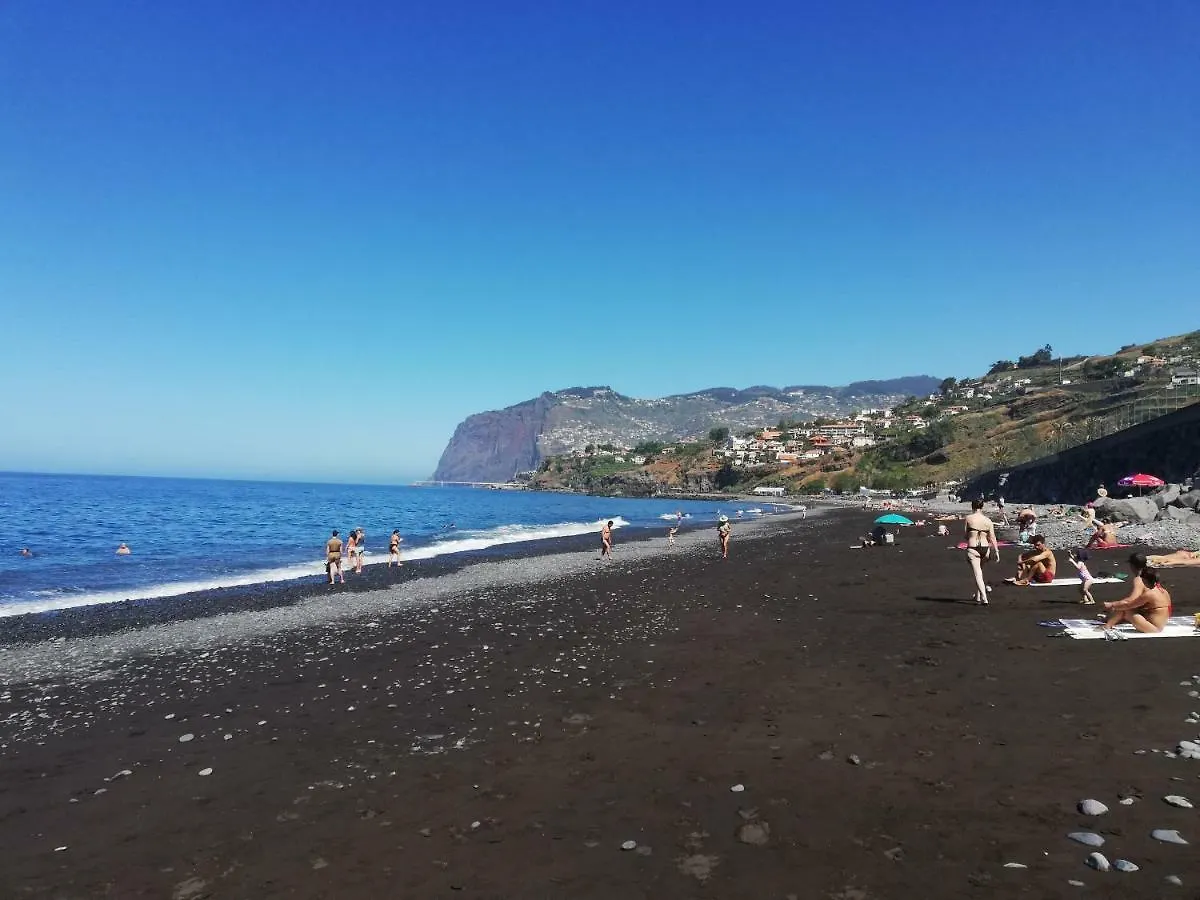 By The Beach & Pool Apartment Funchal  Funchal (Madeira)