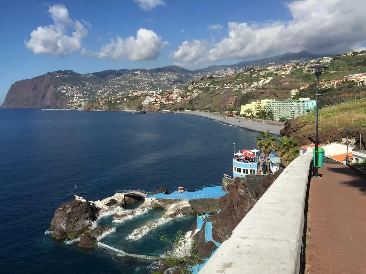 By The Beach & Pool Apartment Funchal   Funchal (Madeira)